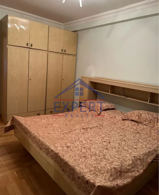 ԿԵՆՏՐՈՆ, ԵՐՎԱՆԴ ՔՈՉԱՐ, 4 ՍԵՆՅԱԿ