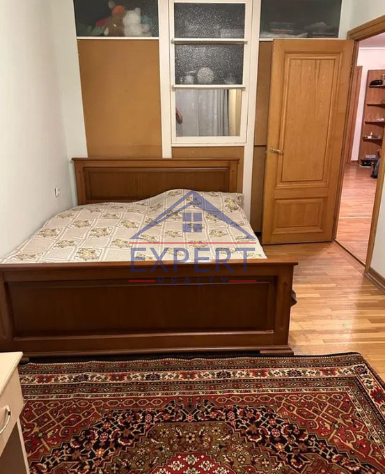 ԿԵՆՏՐՈՆ, ԵՐՎԱՆԴ ՔՈՉԱՐ, 4 ՍԵՆՅԱԿ