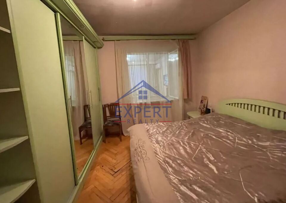 ՔԱՆԱՔԵՌ ԶԵՅԹՈՒՆ, ԴՐՈՅԻ ՓՈՂՈՑ, 4 ՍԵՆՅԱԿ