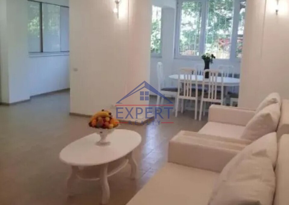 ԿԵՆՏՐՈՆ, ԶԱՔՅԱՆ ՓՈՂՈՑ, 3 ՍԵՆՅԱԿ