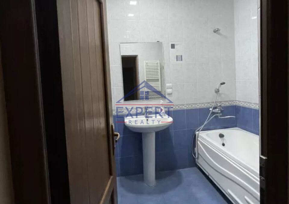 ԱՐԱԲԿԻՐ, ՎԱՂԱՐՇ ՎԱՂԱՐՇՅԱՆ ՓՈՂՈՑ, 4 ՍԵՆՅԱԿ