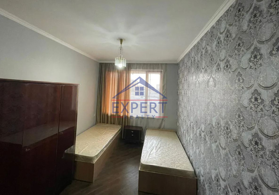 ԱՐԱԲԿԻՐ, ԱՎԵՏԻՍ ԱՀԱՐՈՆՅԱՆ ՓՈՂՈՑ, 3 ՍԵՆՅԱԿ