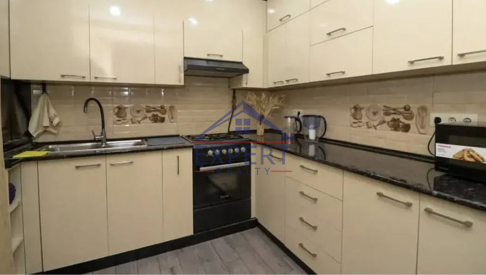 ԿԵՆՏՐՈՆ, ԱՐՇԱԿՈՒՆՅԱՑ ՊՈՂՈՏԱ, 3 ՍԵՆՅԱԿ