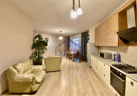 ԿԵՆՏՐՈՆ, ԵԿՄԱԼՅԱՆ ՓՈՂՈՑ, 3 ՍԵՆՅԱԿ