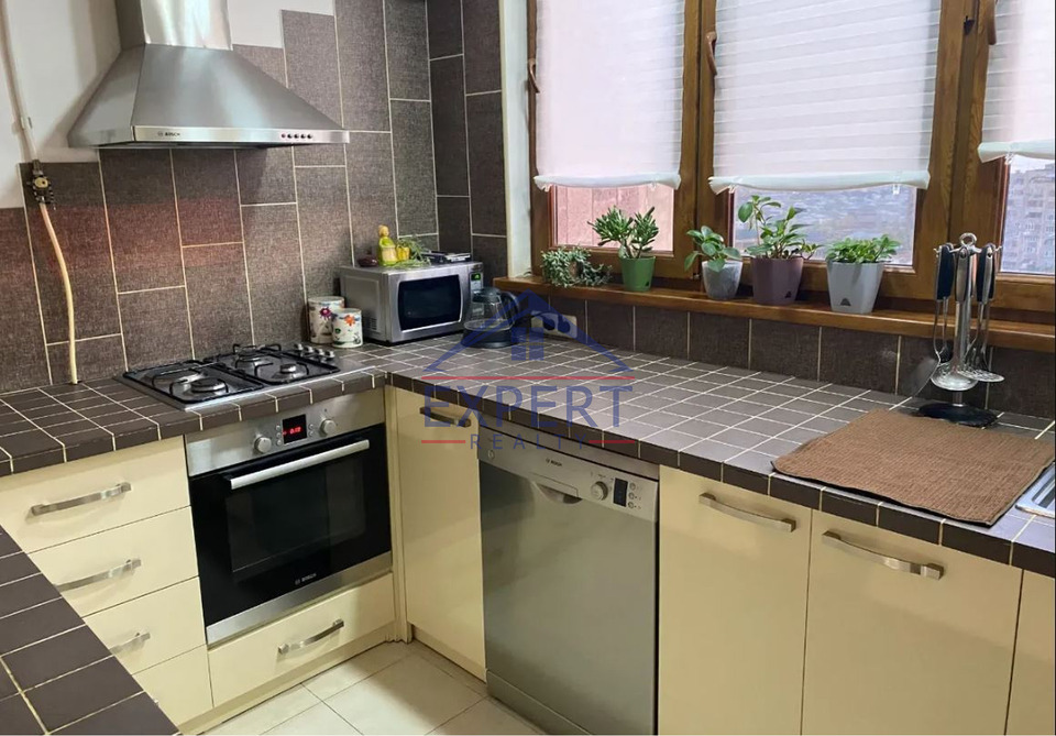 ԱՎԱՆ-ԱՌԻՆՋ, 1-ԻՆ ՄԻԿՐՈՇՐՋԱՆ, 3 ՍԵՆՅԱԿ