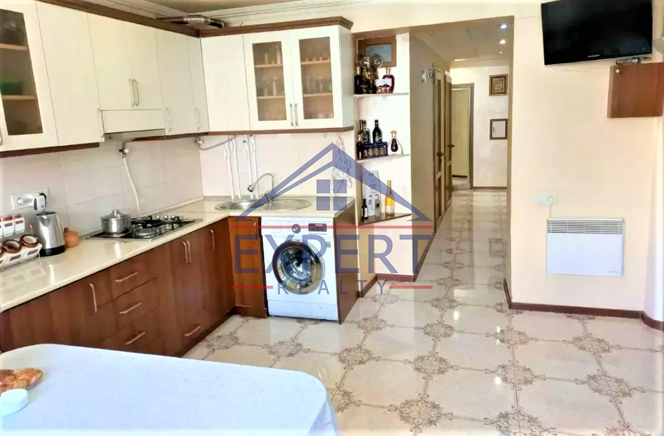 ՔԱՆԱՔԵՌ ԶԵՅԹՈՒՆ, ԴՐՈՅԻ ՓՈՂՈՑ, 5 ՍԵՆՅԱԿ