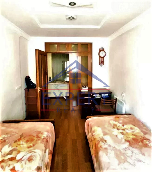 ՔԱՆԱՔԵՌ ԶԵՅԹՈՒՆ, ԴՐՈՅԻ ՓՈՂՈՑ, 5 ՍԵՆՅԱԿ