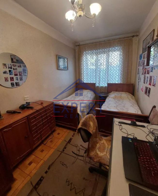 ԱՐԱԲԿԻՐ, ՎԱՂԱՐՇ ՎԱՂԱՐՇՅԱՆ ՓՈՂՈՑ, 4 ՍԵՆՅԱԿ