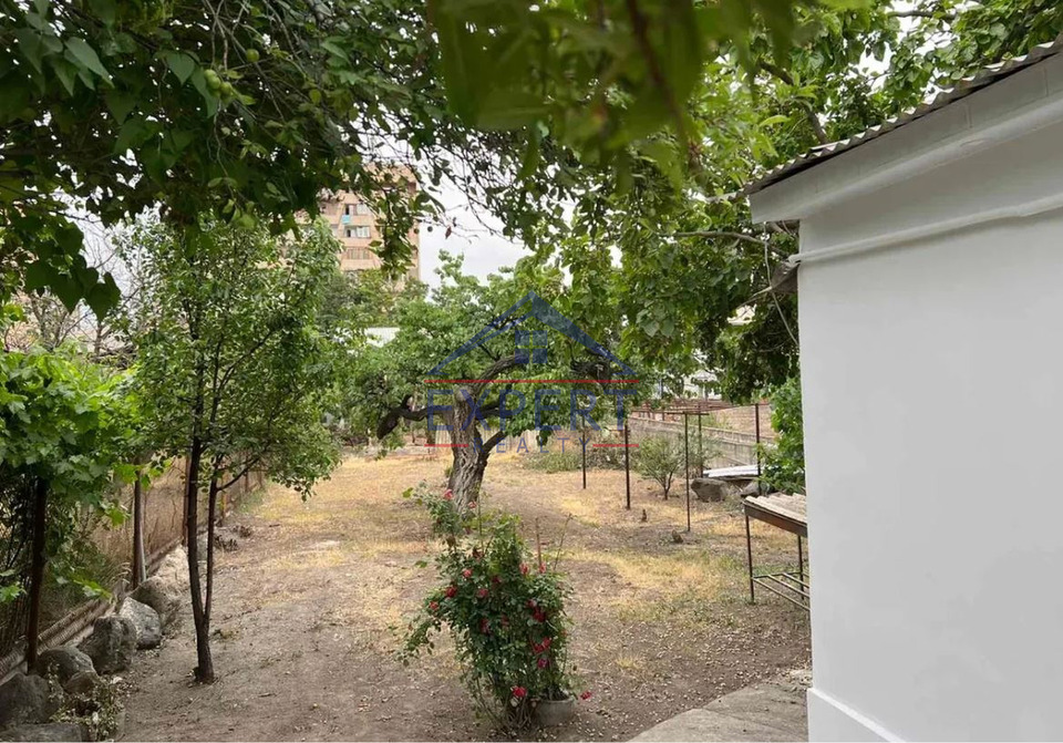 ԷՐԵԲՈՒՆԻ, ԳԱՋԵԳՈՐԾՆԵՐԻ ՓՈՂՈՑ, 3 ՍԵՆՅԱԿ
