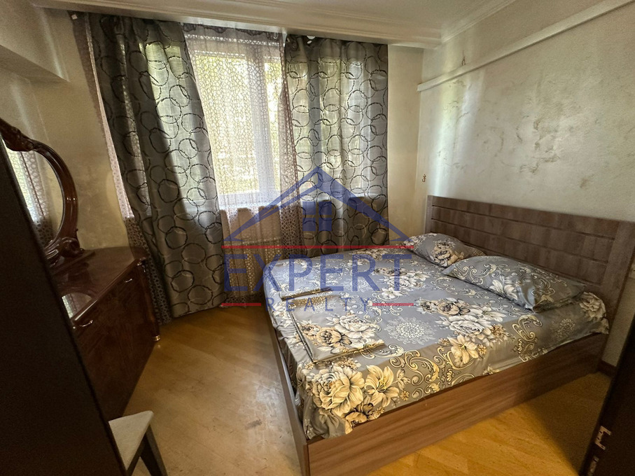 ԿԵՆՏՐՈՆ, ԵԶՆԻԿ ԿՈՂԲԱՑԻ, 3 ՍԵՆՅԱԿ