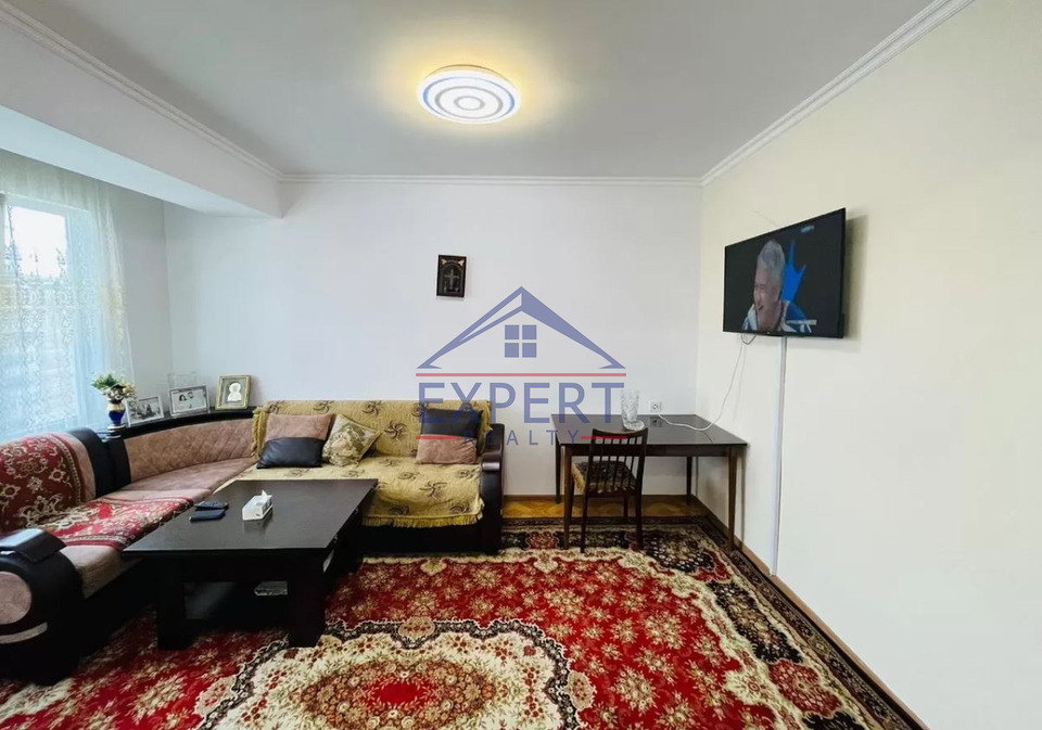 ԷՐԵԲՈՒՆԻ, ԽԱՂԱՂ ԴՈՆԻ ՓՈՂՈՑ, 3 ՍԵՆՅԱԿ