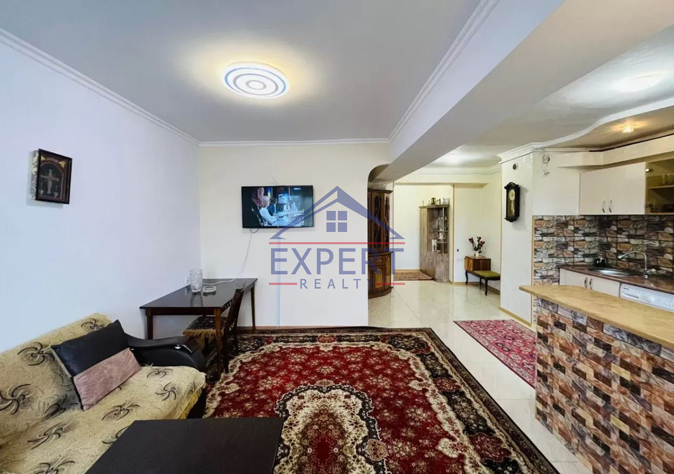 ԷՐԵԲՈՒՆԻ, ԽԱՂԱՂ ԴՈՆԻ ՓՈՂՈՑ, 3 ՍԵՆՅԱԿ