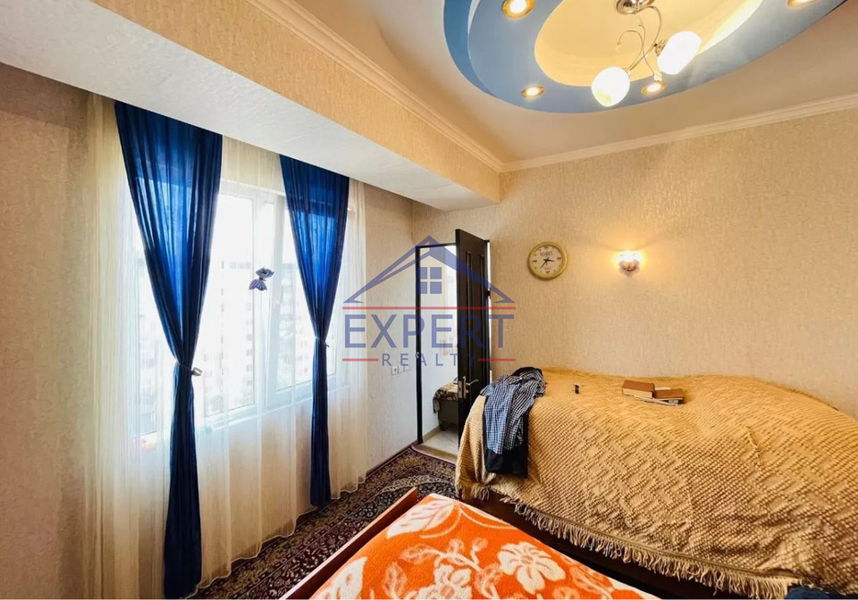 ԷՐԵԲՈՒՆԻ, ԽԱՂԱՂ ԴՈՆԻ ՓՈՂՈՑ, 3 ՍԵՆՅԱԿ