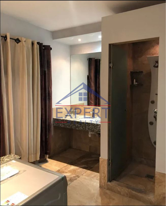 ԿԵՆՏՐՈՆ, ԱՅԱՍԻ ՓՈՂՈՑ, 4 ՍԵՆՅԱԿ