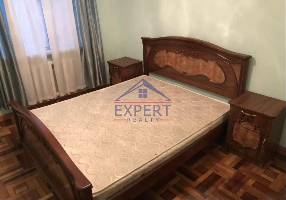 ԿԵՆՏՐՈՆ, ԱՅԱՍԻ ՓՈՂՈՑ, 4 ՍԵՆՅԱԿ