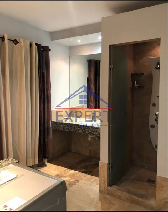 ԿԵՆՏՐՈՆ, ԱՅԱՍԻ ՓՈՂՈՑ, 4 ՍԵՆՅԱԿ