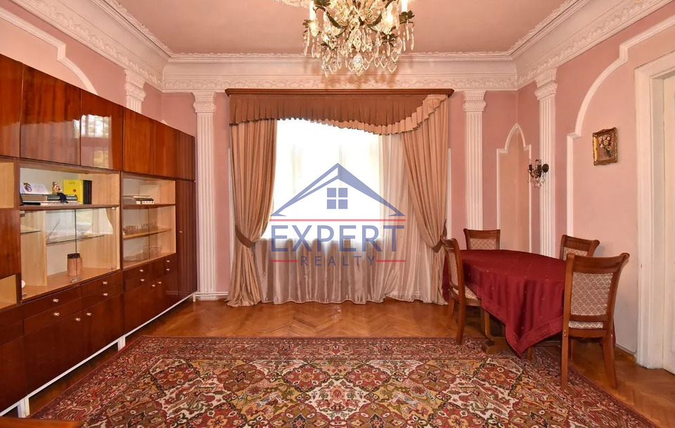 ԱՐԱԲԿԻՐ, ԿՈՄԻՏԱՍԻ ՊՈՂՈՏԱ, 3 ՍԵՆՅԱԿ