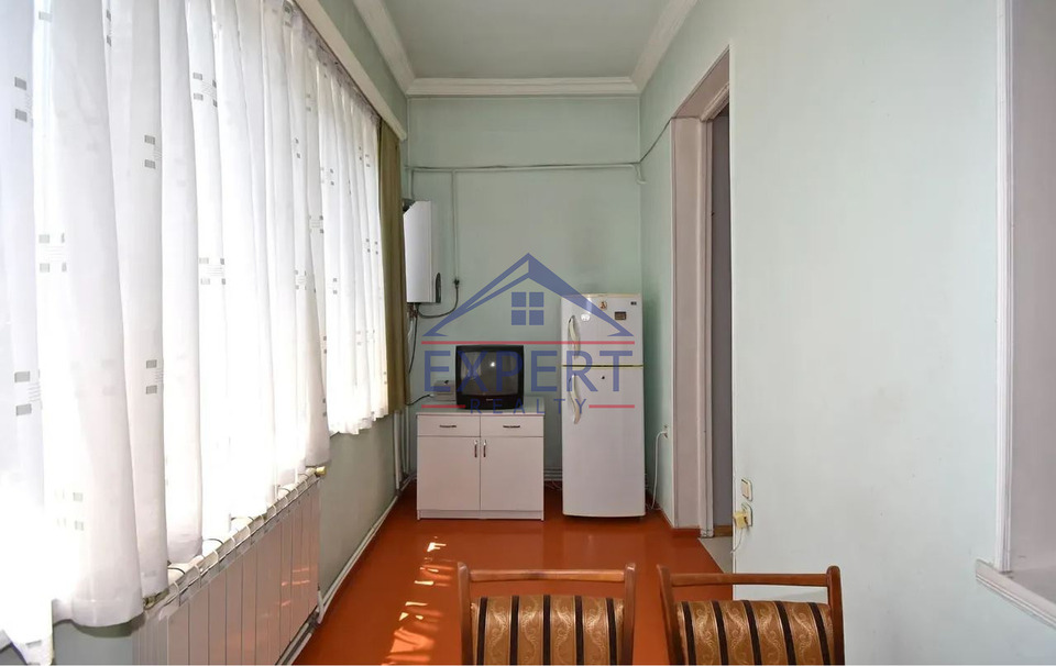 ԱՐԱԲԿԻՐ, ԿՈՄԻՏԱՍԻ ՊՈՂՈՏԱ, 3 ՍԵՆՅԱԿ