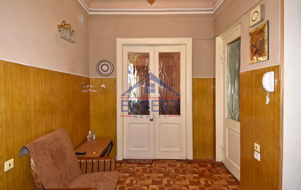 ԱՐԱԲԿԻՐ, ԿՈՄԻՏԱՍԻ ՊՈՂՈՏԱ, 3 ՍԵՆՅԱԿ