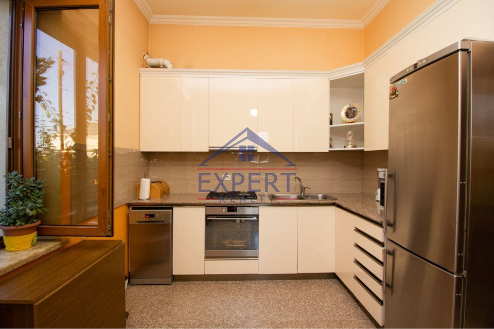 ԱՐԱԲԿԻՐ, ՍՈՍԵ ՓՈՂՈՑ, 8 ՍԵՆՅԱԿ