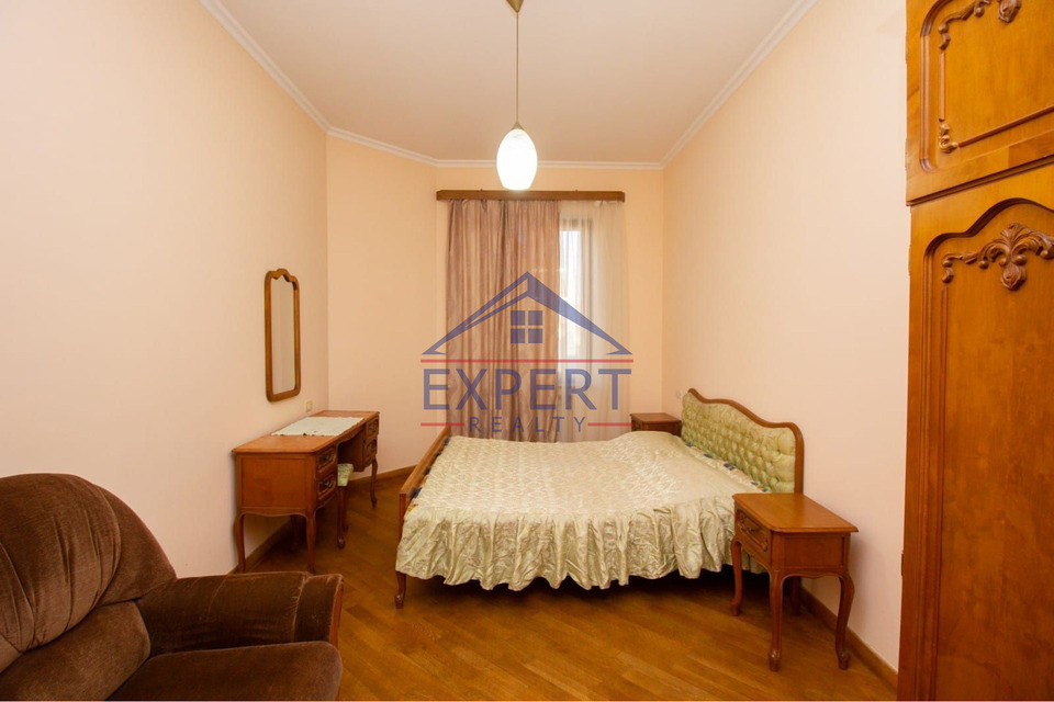 ԱՐԱԲԿԻՐ, ՍՈՍԵ ՓՈՂՈՑ, 8 ՍԵՆՅԱԿ