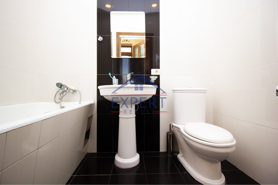 ԱՐԱԲԿԻՐ, ՍՈՍԵ ՓՈՂՈՑ, 8 ՍԵՆՅԱԿ