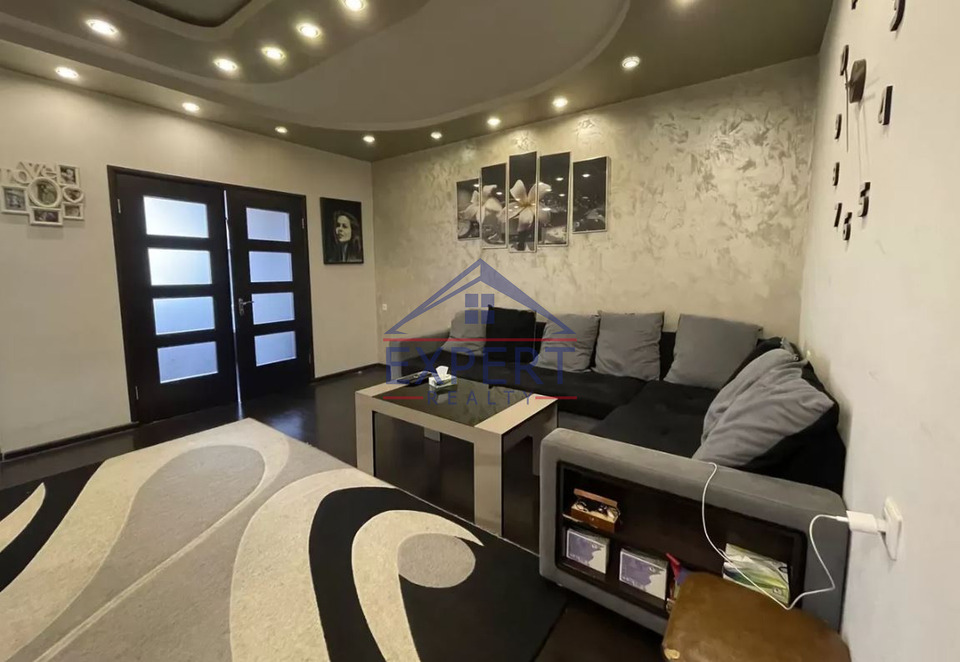 ԱՐԱԲԿԻՐ, ԿՈՄԻՏԱՍԻ ՊՈՂՈՏԱ, 3 ՍԵՆՅԱԿ