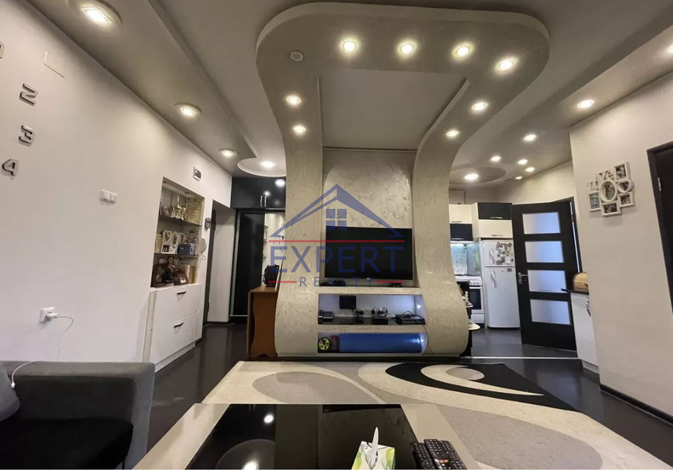 ԱՐԱԲԿԻՐ, ԿՈՄԻՏԱՍԻ ՊՈՂՈՏԱ, 3 ՍԵՆՅԱԿ