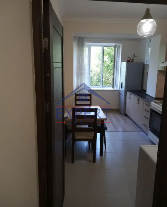 ԿԵՆՏՐՈՆ, ՏԻԳՐԱՆ ՄԵԾԻ ՊՈՂՈՏԱ, 1 ՍԵՆՅԱԿ