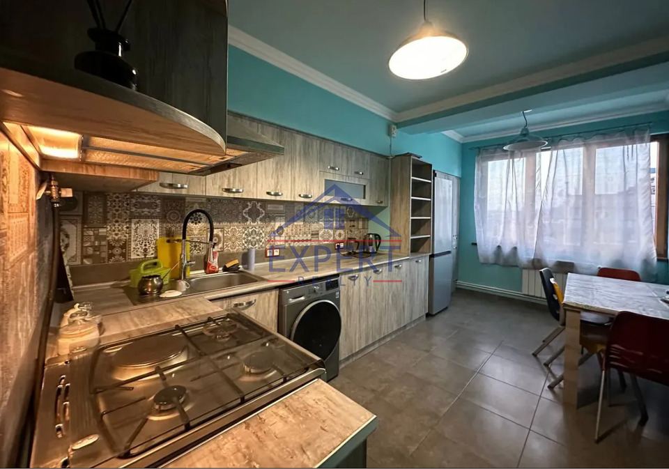 ԿԵՆՏՐՈՆ, ԱԳԱԹԱՆԳԵՂՈՍ, 3 ՍԵՆՅԱԿ