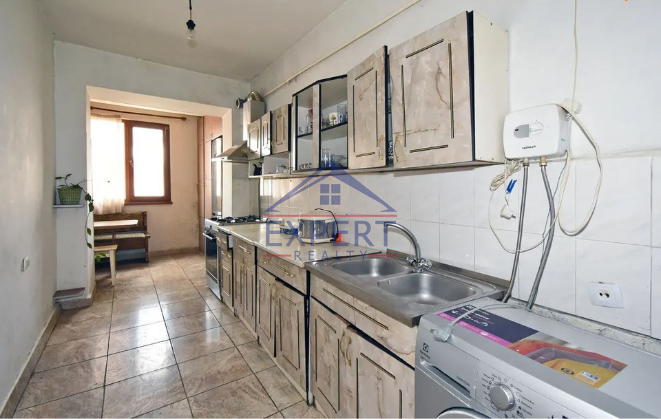 ՔԱՆԱՔԵՌ ԶԵՅԹՈՒՆ, Ա․ ԱՀԱՐՈՆՅԱՆ ՓՈՂՈՑ, 4 ՍԵՆՅԱԿ
