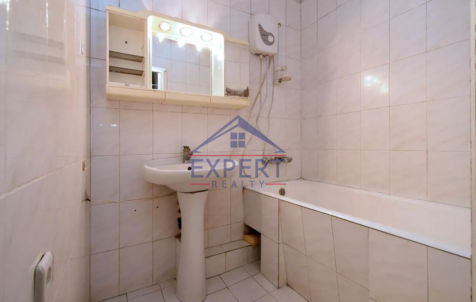 ՔԱՆԱՔԵՌ ԶԵՅԹՈՒՆ, Ա․ ԱՀԱՐՈՆՅԱՆ ՓՈՂՈՑ, 4 ՍԵՆՅԱԿ