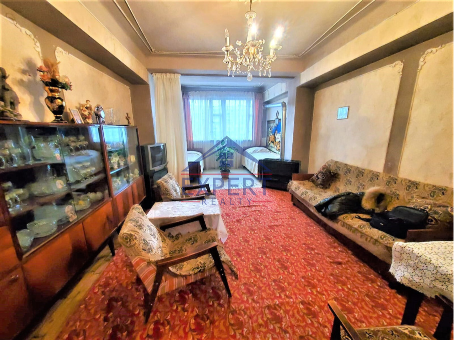 ԱՋԱՓՆՅԱԿ, ՇԻՐԱԶԻ ՓՈՂՈՑ, 3 ՍԵՆՅԱԿ