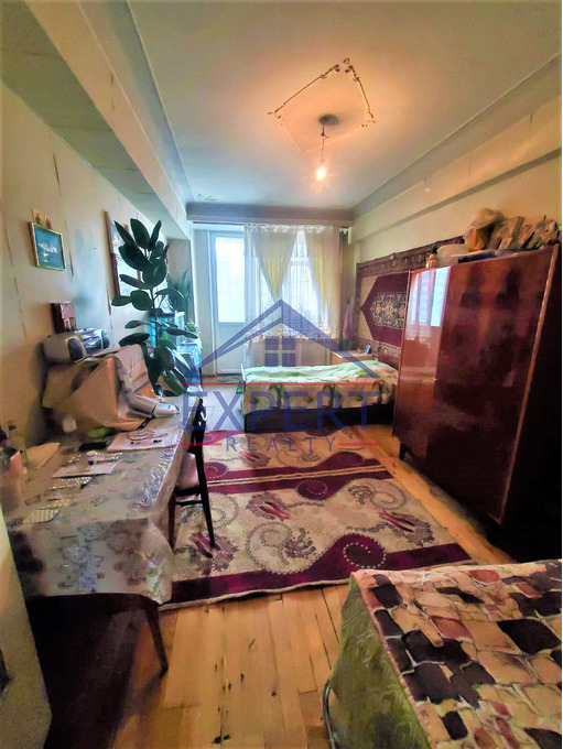 ԱՋԱՓՆՅԱԿ, ՇԻՐԱԶԻ ՓՈՂՈՑ, 3 ՍԵՆՅԱԿ