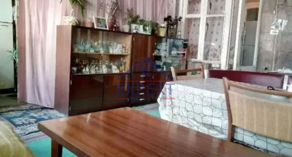 ԿԵՆՏՐՈՆ, ՄԱՇՏՈՑԻ ՊՈՂՈՏԱ, 4 ՍԵՆՅԱԿ