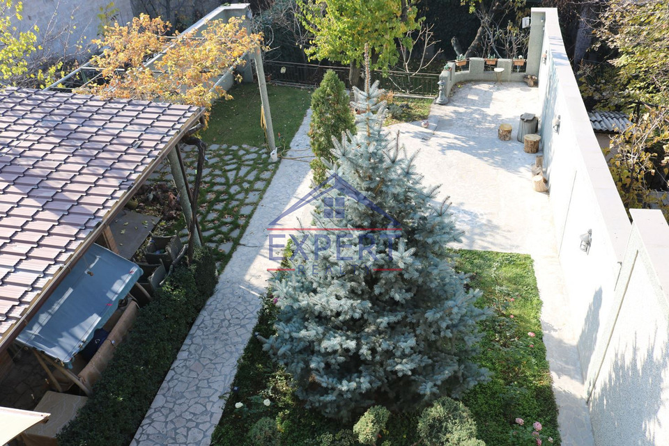 ԿԵՆՏՐՈՆ,ՌՈՍՏՈՄԻ ՓՈՂՈՑ  6 ՍԵՆՅԱԿ