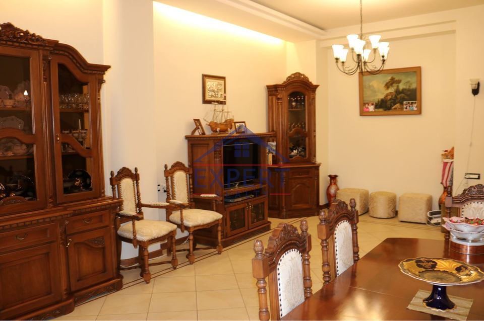 ԿԵՆՏՐՈՆ,ՌՈՍՏՈՄԻ ՓՈՂՈՑ  6 ՍԵՆՅԱԿ