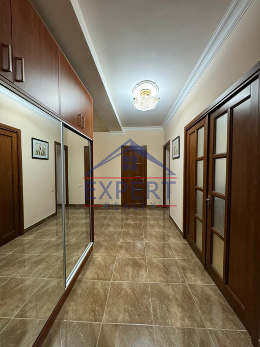 ԿԵՆՏՐՈՆ, ԱՄԻՐՅԱՆ ՓՈՂՈՑ, 3 ՍԵՆՅԱԿ