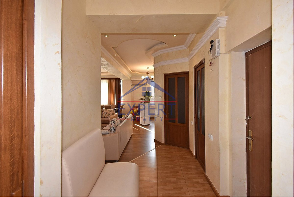 ԿԵՆՏՐՈՆ, ԽՈՐԵՆԱՑԻ ՓՈՂՈՑ, 3 ՍԵՆՅԱԿ