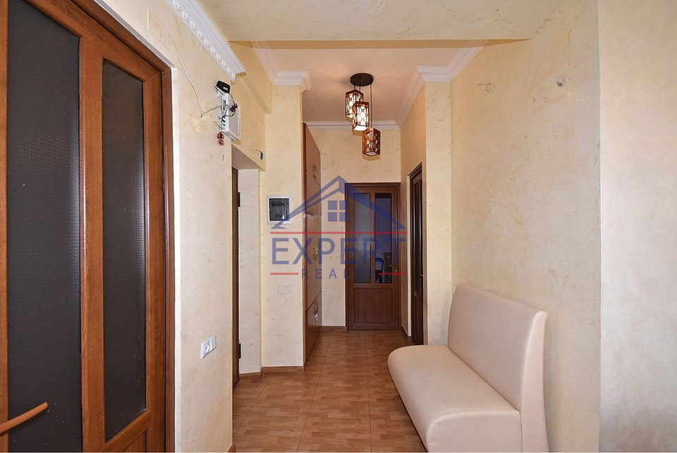 ԿԵՆՏՐՈՆ, ԽՈՐԵՆԱՑԻ ՓՈՂՈՑ, 3 ՍԵՆՅԱԿ
