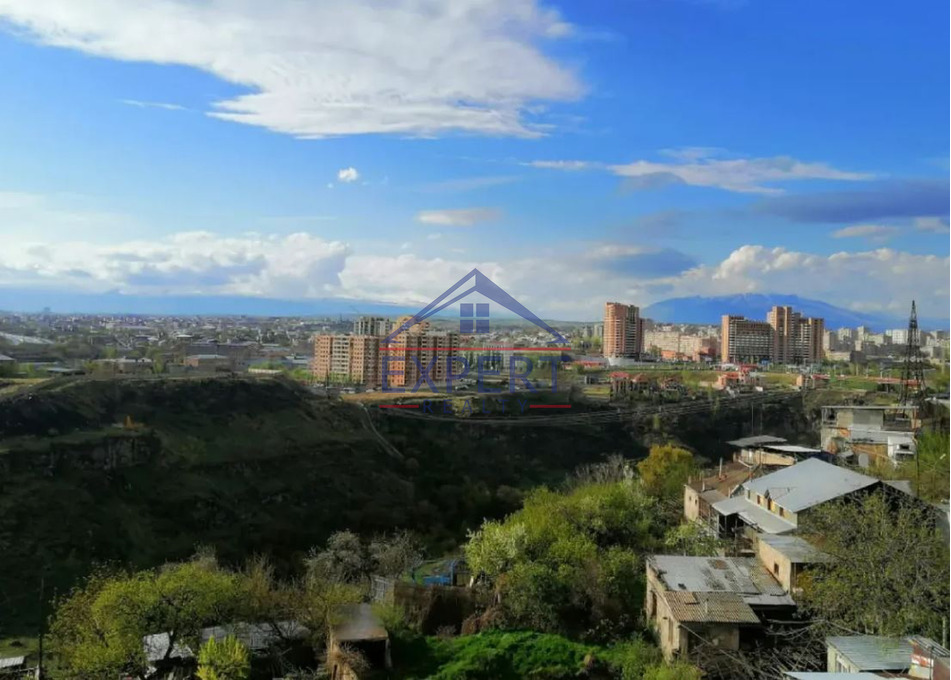 ԱՐԱԲԿԻՐ, ԳՅՈՒԼԲԵՆԿՅԱՆ ՓՈՂՈՑ, 3 ՍԵՆՅԱԿ