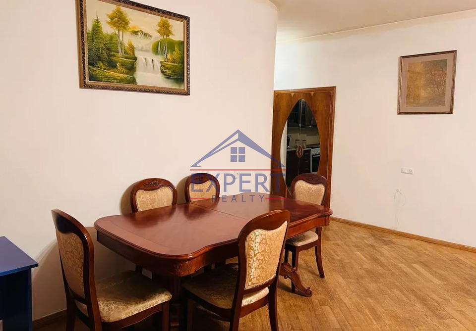 ԱՐԱԲԿԻՐ, ԿՈՄԻՏԱՍԻ ՊՈՂՈՏԱ, 3 ՍԵՆՅԱԿ