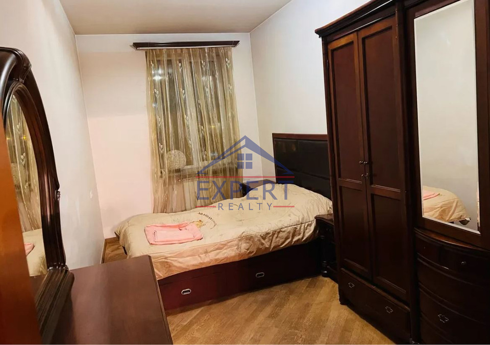 ԱՐԱԲԿԻՐ, ԿՈՄԻՏԱՍԻ ՊՈՂՈՏԱ, 3 ՍԵՆՅԱԿ