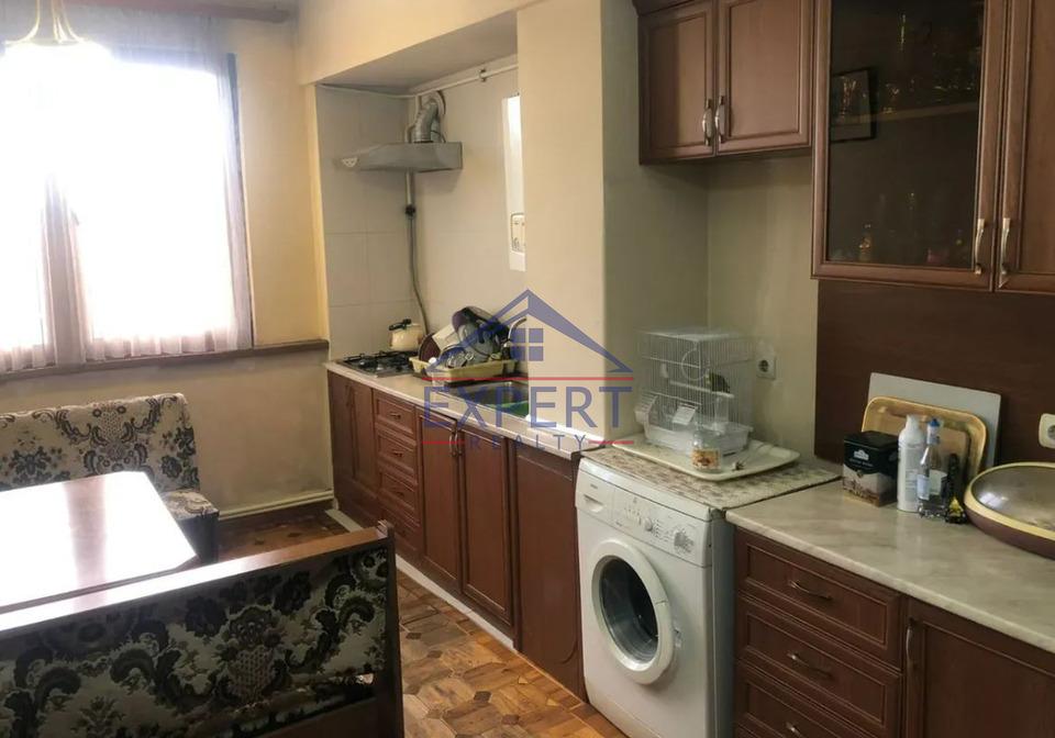ՇԵՆԳԱՎԻԹ, ՖՐՈՒՆԶԵ ՓՈՂՈՑ, 2 ՍԵՆՅԱԿ