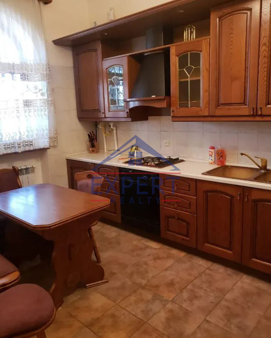 ԱՎԱՆ, 4-ՐԴ ՓՈՂՈՑ, 5 ՍԵՆՅԱԿ