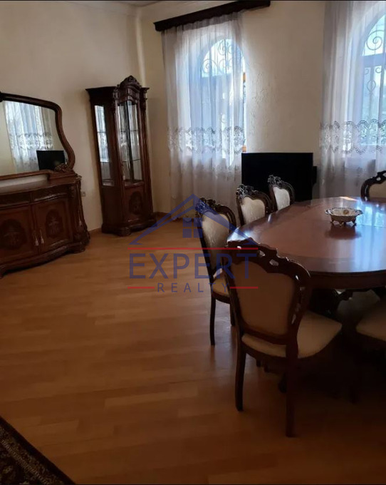 ԱՎԱՆ, 4-ՐԴ ՓՈՂՈՑ, 5 ՍԵՆՅԱԿ