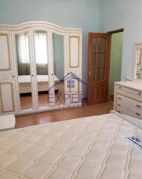 ԱՎԱՆ, 4-ՐԴ ՓՈՂՈՑ, 5 ՍԵՆՅԱԿ