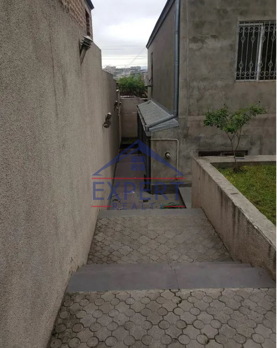 ԱՎԱՆ, 4-ՐԴ ՓՈՂՈՑ, 5 ՍԵՆՅԱԿ