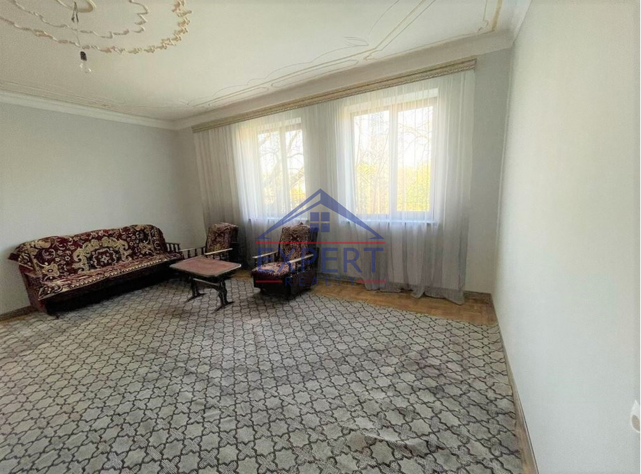 ՄԱԼԱԹԻԱ ՍԵԲԱՍՏԻԱ, ՔՈՒՉԱԿԻ ՓՈՂՈՑ, 4 ՍԵՆՅԱԿ