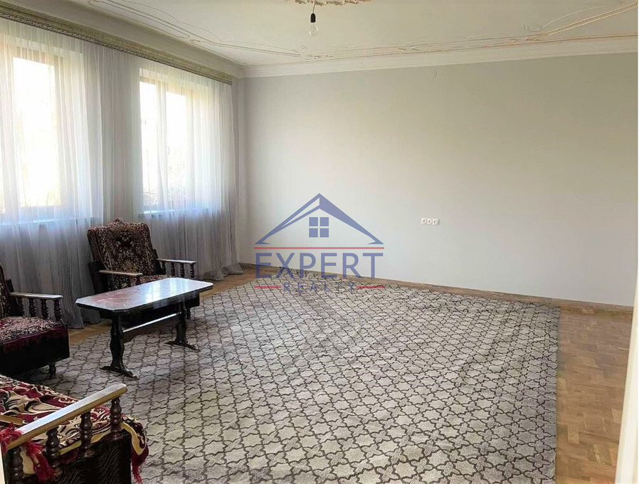 ՄԱԼԱԹԻԱ ՍԵԲԱՍՏԻԱ, ՔՈՒՉԱԿԻ ՓՈՂՈՑ, 4 ՍԵՆՅԱԿ